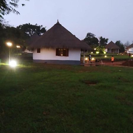 Village Noah Yaoundé Dış mekan fotoğraf