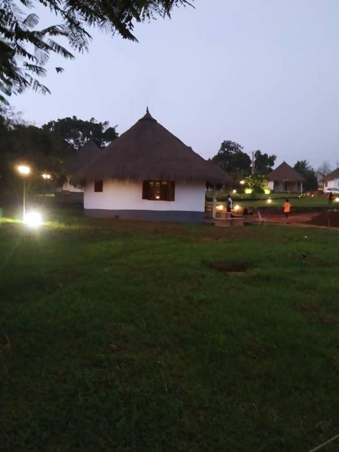 Village Noah Yaoundé Dış mekan fotoğraf